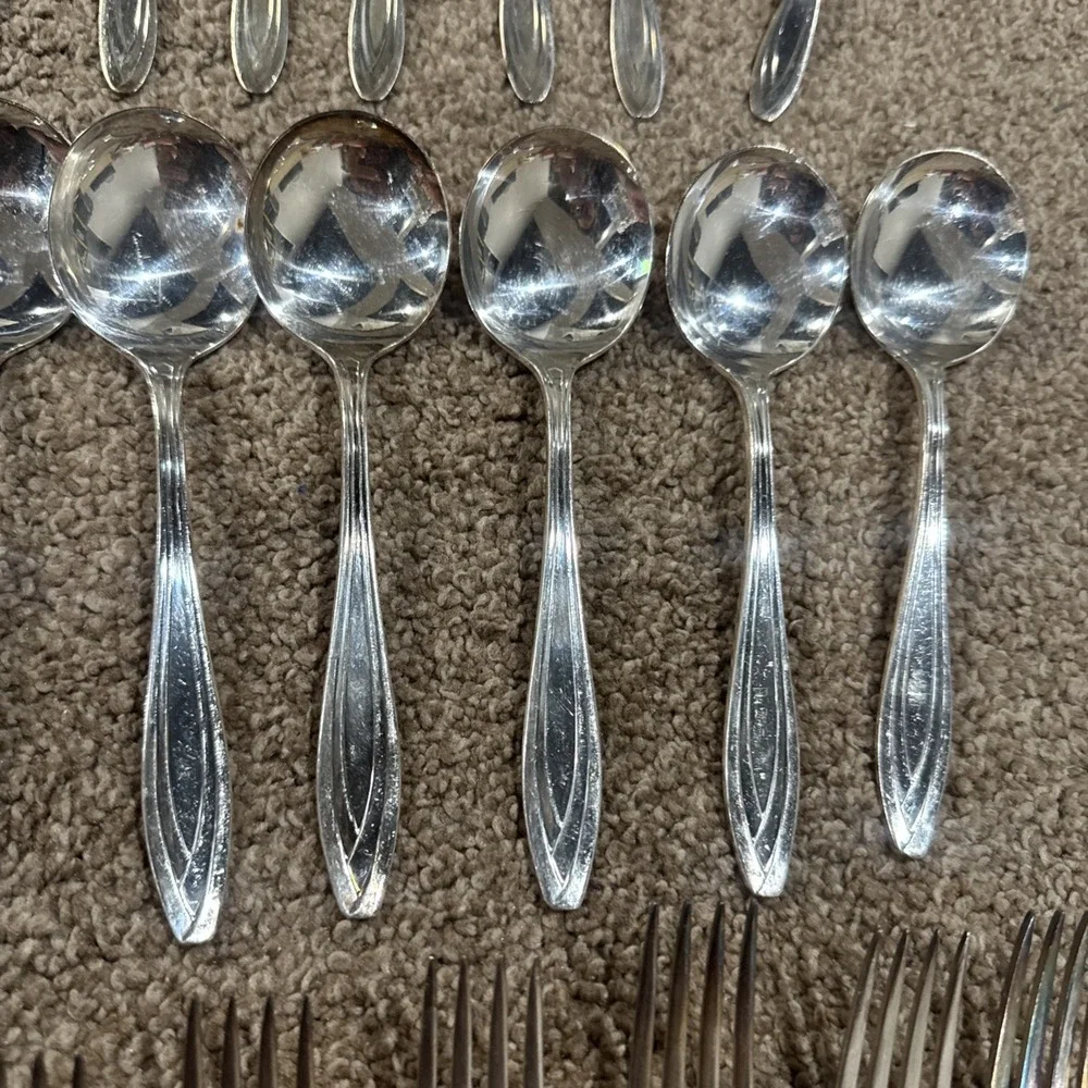 1847 Rogers Bros Silhouette Flatware Silverware Fork Spoon Soup Service For 8